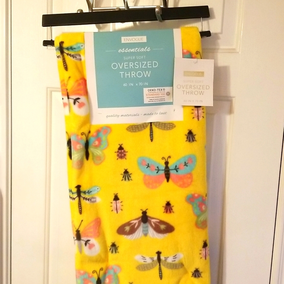 Envogue Oversized Butterfly Throw Blanket - Picture 6 of 6
